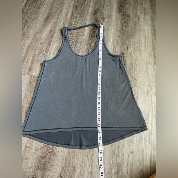 lululemon sports top - Picture 4 of 10